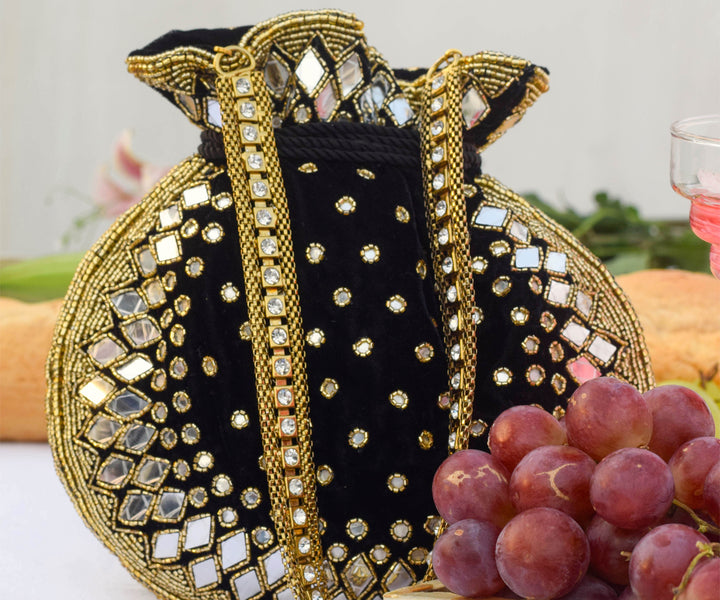 handbags for women,womens tote bags,shoulder bag for womens,women's duffle bags ,women duffle bag,duffle bag,women's ladies purse,branded stylish bag,vanity bag for ladies,purse brand ,ladies hand bags,branded sling bag,chain hand clutches,women pouches,stylish backpack,women's backpack ,ladies hand bags,small women's clutch bags ,shoulder bags for ladies,clutches for party wear,shoulder bags,ladies fashion bags , best brand for wallet,laptop bag ,handbag ,small travel bag for ladies .