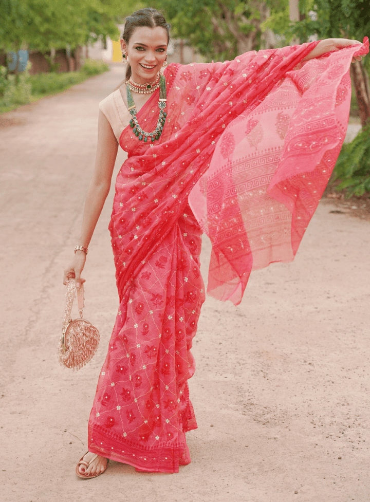 Paravi Clutch – Pink | MONALISHA MAHAPATRA