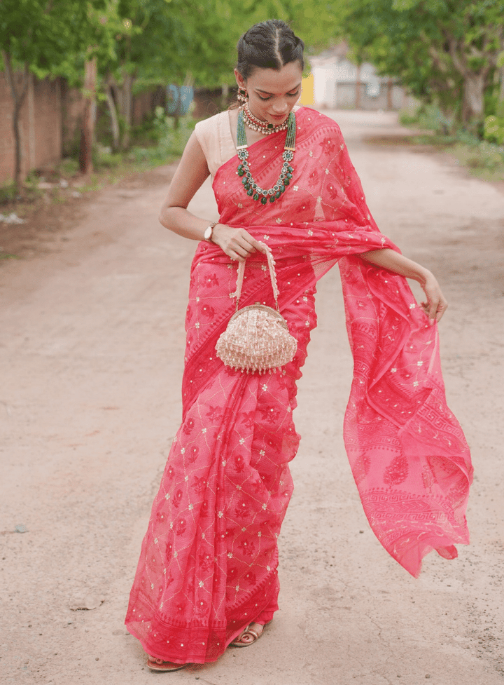 Paravi Clutch – Pink | MONALISHA MAHAPATRA