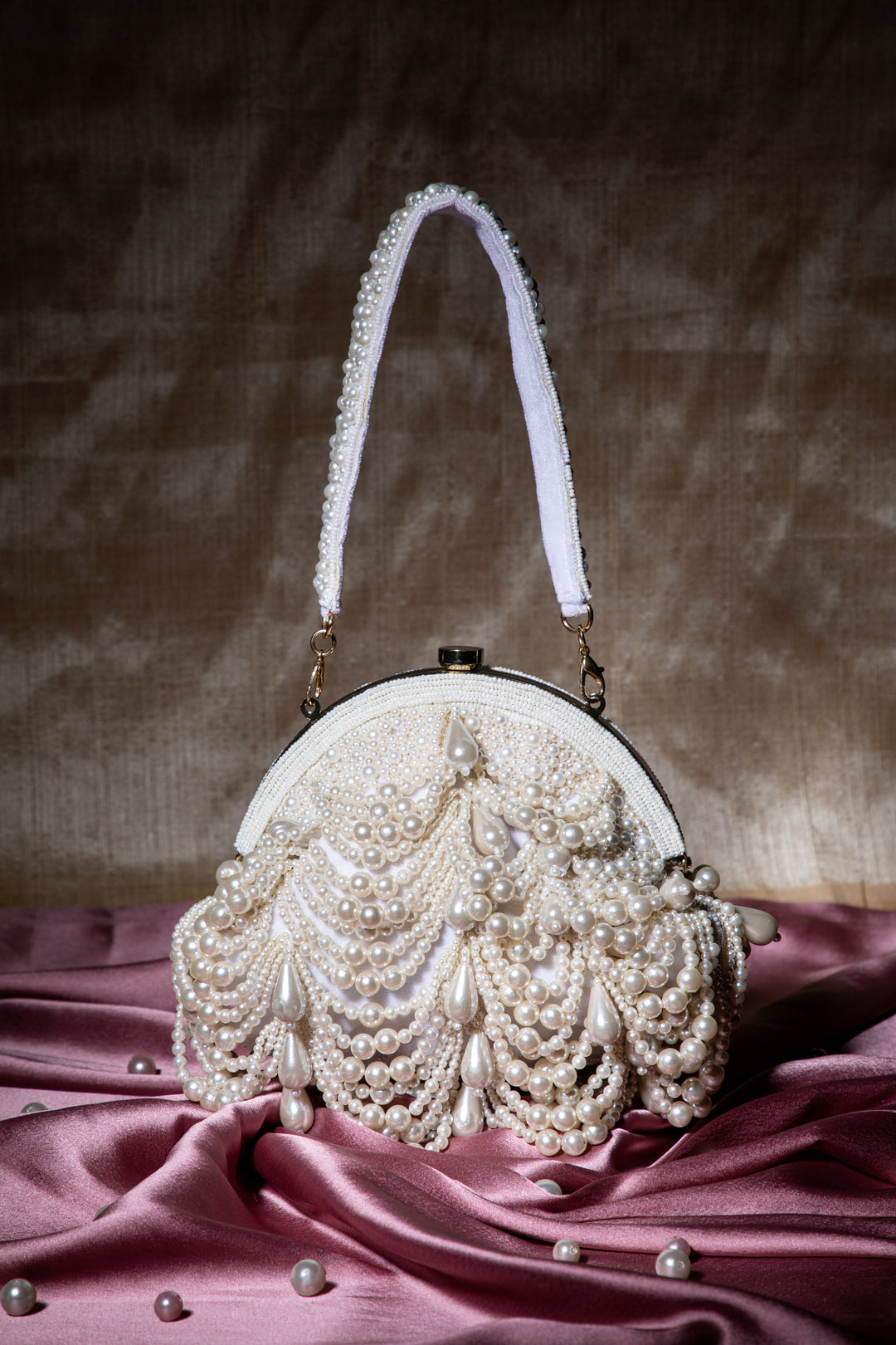 handbags for women,womens tote bags,shoulder bag for womens,women's duffle bags ,women duffle bag,duffle bag,women's ladies purse,branded stylish bag,vanity bag for ladies,purse brand ,ladies hand bags,branded sling bag,chain hand clutches,women pouches,stylish backpack,women's backpack ,ladies hand bags,small women's clutch bags ,shoulder bags for ladies,clutches for party wear,shoulder bags,ladies fashion bags , best brand for wallet,laptop bag ,handbag ,small travel bag for ladies .