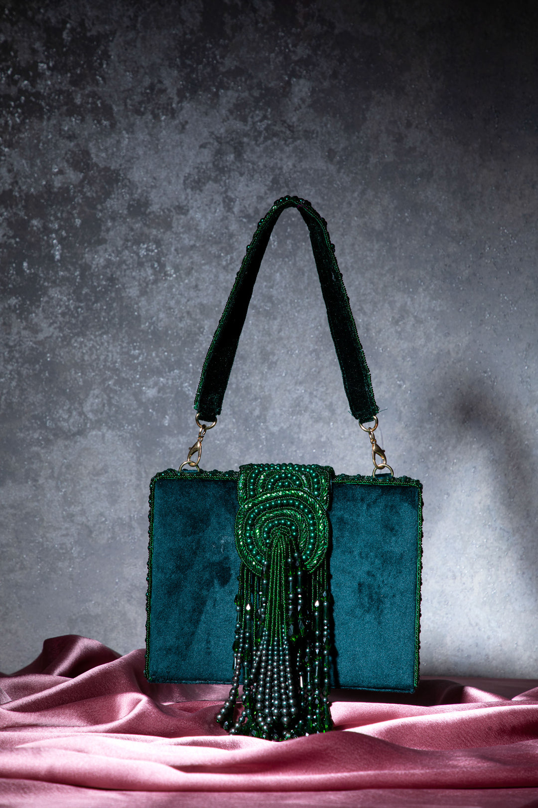 handbags for women,womens tote bags,shoulder bag for womens,women's duffle bags ,women duffle bag,duffle bag,women's ladies purse,branded stylish bag,vanity bag for ladies,purse brand ,ladies hand bags,branded sling bag,chain hand clutches,women pouches,stylish backpack,women's backpack ,ladies hand bags,small women's clutch bags ,shoulder bags for ladies,clutches for party wear,shoulder bags,ladies fashion bags , best brand for wallet,laptop bag ,handbag ,small travel bag for ladies .