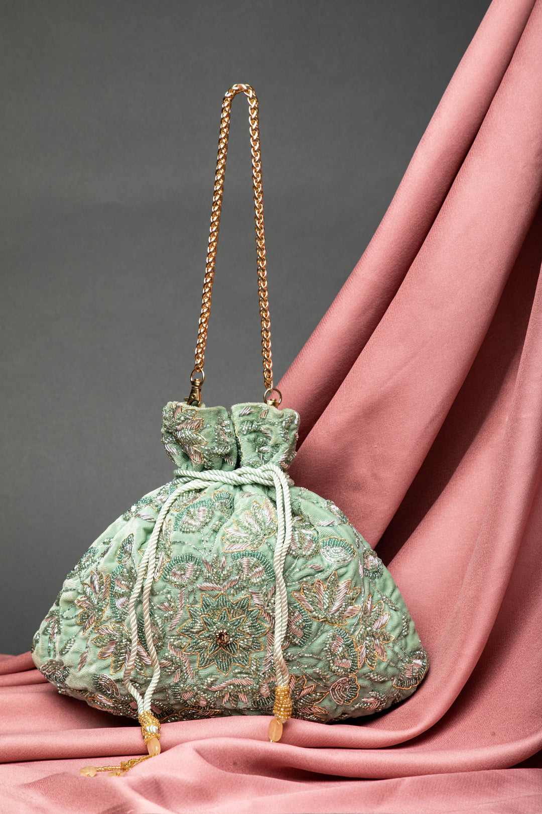 handbags for women,womens tote bags,shoulder bag for womens,women's duffle bags ,women duffle bag,duffle bag,women's ladies purse,branded stylish bag,vanity bag for ladies,purse brand ,ladies hand bags,branded sling bag,chain hand clutches,women pouches,stylish backpack,women's backpack ,ladies hand bags,small women's clutch bags ,shoulder bags for ladies,clutches for party wear,shoulder bags,ladies fashion bags , best brand for wallet,laptop bag ,handbag ,small travel bag for ladies .