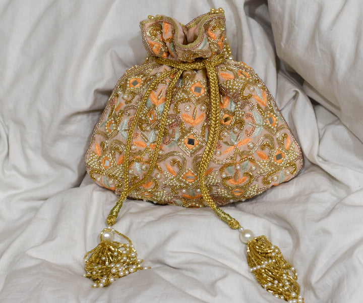 handbags for women,womens tote bags,shoulder bag for womens,women's duffle bags ,women duffle bag,duffle bag,women's ladies purse,branded stylish bag,vanity bag for ladies,purse brand ,ladies hand bags,branded sling bag,chain hand clutches,women pouches,stylish backpack,women's backpack ,ladies hand bags,small women's clutch bags ,shoulder bags for ladies,clutches for party wear,shoulder bags,ladies fashion bags , best brand for wallet,laptop bag ,handbag ,small travel bag for ladies .