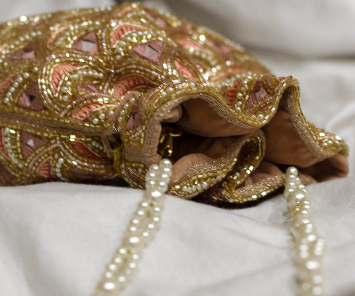 Kenisha Potli – Pink