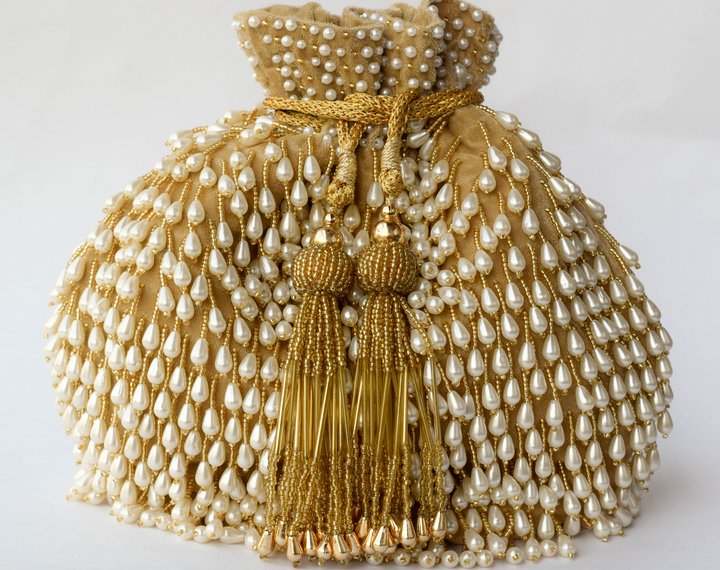 handbags for women,womens tote bags,shoulder bag for womens,women's duffle bags ,women duffle bag,duffle bag,women's ladies purse,branded stylish bag,vanity bag for ladies,purse brand ,ladies hand bags,branded sling bag,chain hand clutches,women pouches,stylish backpack,women's backpack ,ladies hand bags,small women's clutch bags ,shoulder bags for ladies,clutches for party wear,shoulder bags,ladies fashion bags , best brand for wallet,laptop bag ,handbag ,small travel bag for ladies .