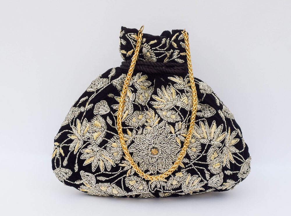 handbags for women,womens tote bags,shoulder bag for womens,women's duffle bags ,women duffle bag,duffle bag,women's ladies purse,branded stylish bag,vanity bag for ladies,purse brand ,ladies hand bags,branded sling bag,chain hand clutches,women pouches,stylish backpack,women's backpack ,ladies hand bags,small women's clutch bags ,shoulder bags for ladies,clutches for party wear,shoulder bags,ladies fashion bags , best brand for wallet,laptop bag ,handbag ,small travel bag for ladies .