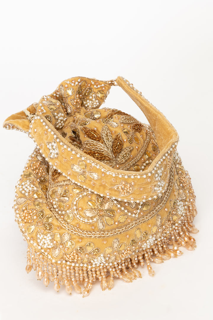 Elina Potli – Gold