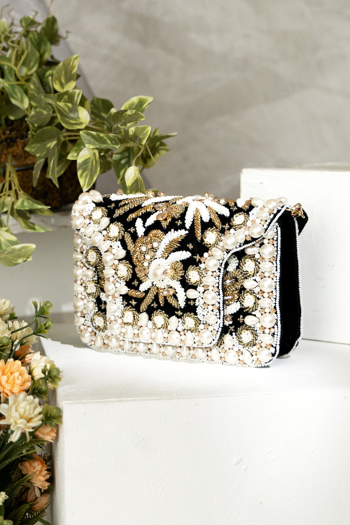 Saira Clutch — Black