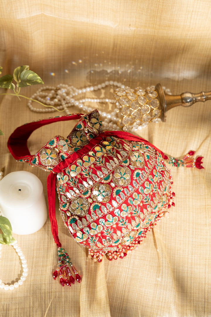 Ravya Potli – Red