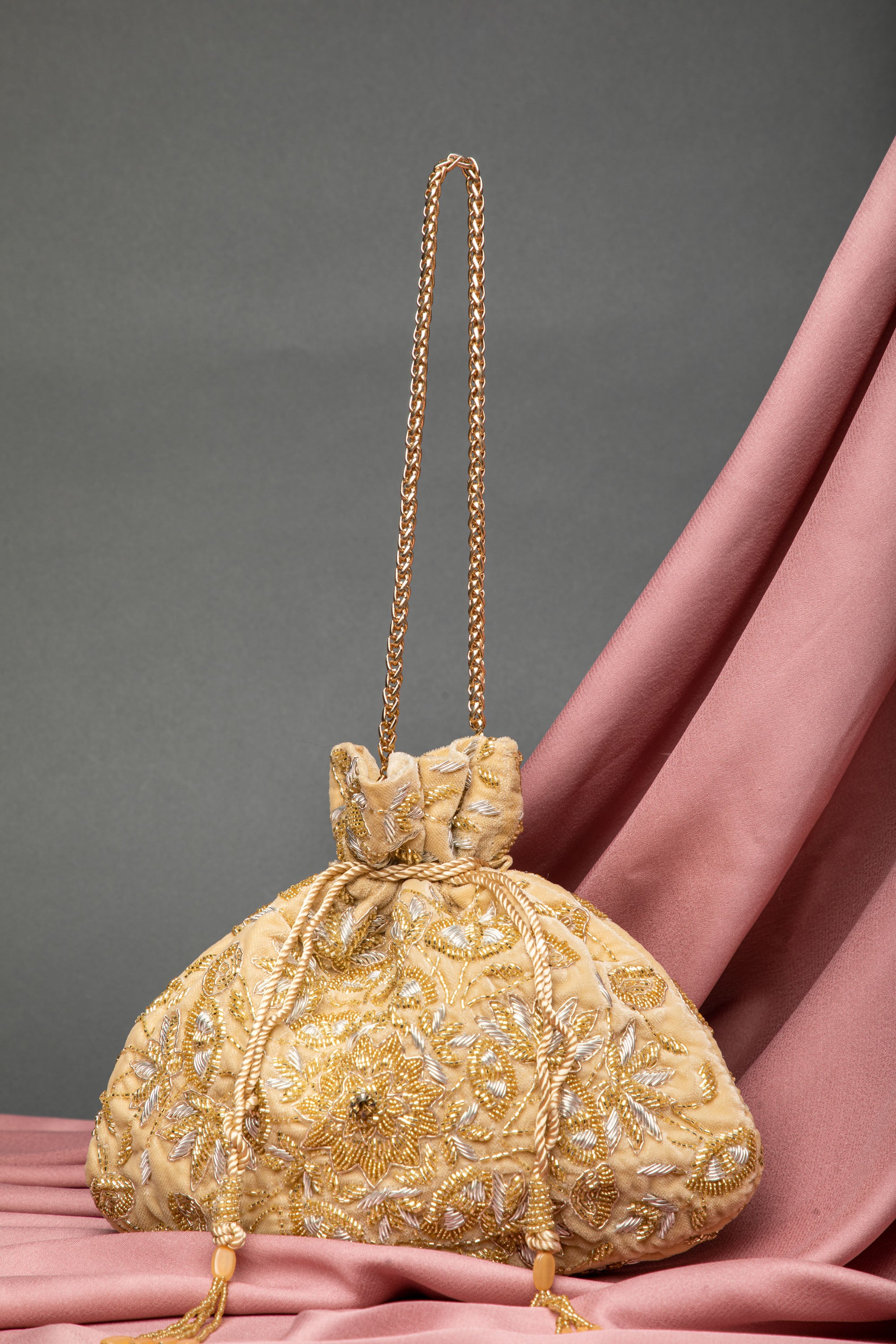 wonderful metal frame golden vanity bag for her Delivery in Pune -  PuneOnlineFlorists